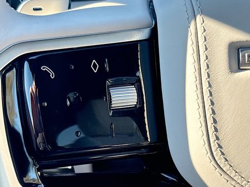 Used 2022 Land Rover Range Rover Velar R-Dynamic S image 35