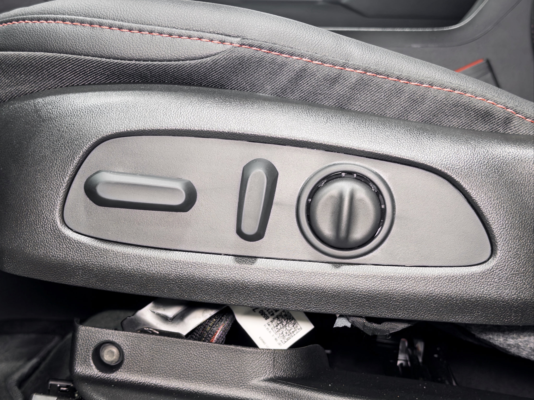 Used 2027 Chevrolet Bolt RS FWD image 7