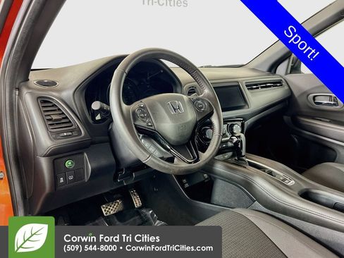 Used 2020 Honda HR-V Sport image 3