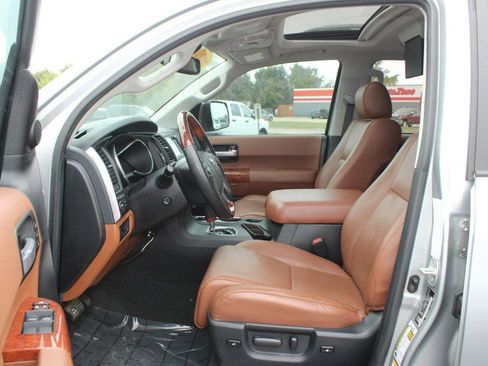 Used 2020 Toyota Sequoia Platinum image 9
