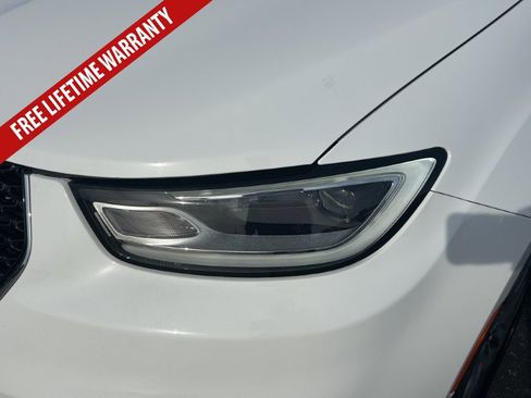 Used 2024 Chrysler Pacifica Limited FWD image 17