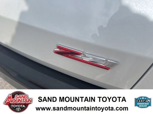 Used 2025 Chevrolet Traverse Z71 w/ Driver Confidence Package image 9