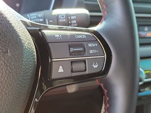 Certified 2025 Honda Pilot Black Edition image 27