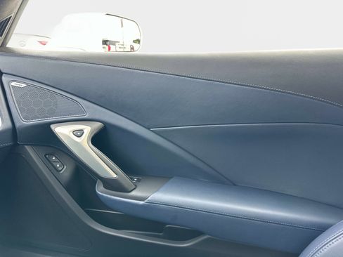 Used 2016 Chevrolet Corvette Z06 w/ 3LZ Preferred Equipment Group image 21