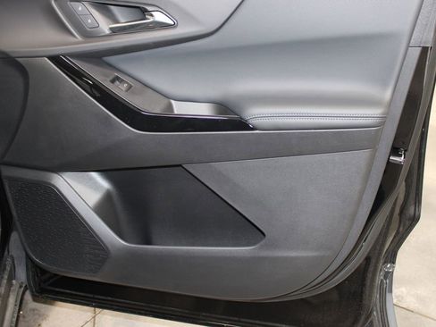 New 2025 Chevrolet Equinox LT w/ Convenience Package II image 22