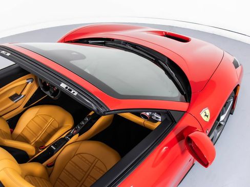 Certified 2023 Ferrari F8 Tributo RWD image 19