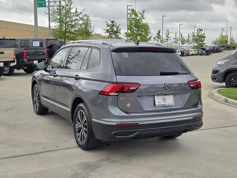 Used 2024 Volkswagen Tiguan SE image 4