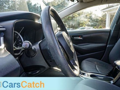 Used 2020 Toyota Corolla LE image 27