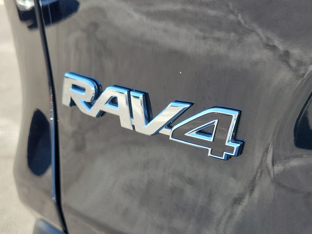 Used 2025 Toyota RAV4 XLE w/ Convenience Package FWD image 9