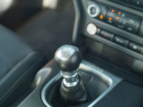 Used 2018 Ford Mustang Coupe image 24