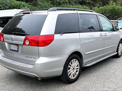 Used 2009 Toyota Sienna FWD image 4