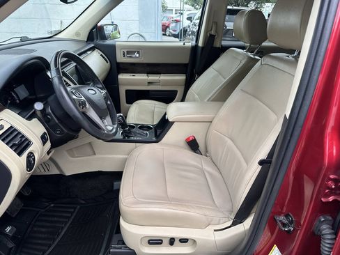 Used 2018 Ford Flex Limited w/ Class III Trailer Tow Package FWD image 11