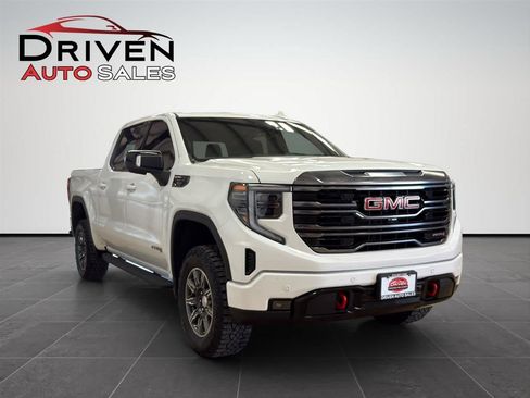 Used 2024 GMC Sierra 1500 AT4 w/ Technology Package AWD/4WD image 8