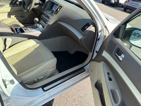 Used 2009 INFINITI G37 x Sedan w/ Premium Pkg AWD/4WD image 4
