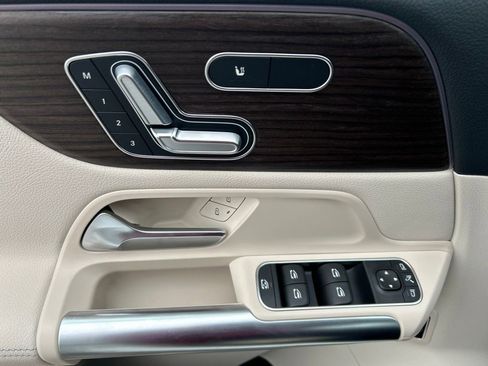 New 2026 Mercedes-Benz GLA 250 4MATIC image 9