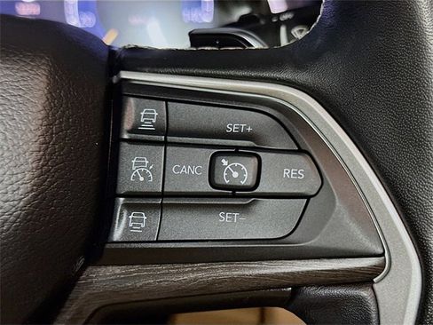 Certified 2022 Jeep Grand Cherokee L Limited image 36