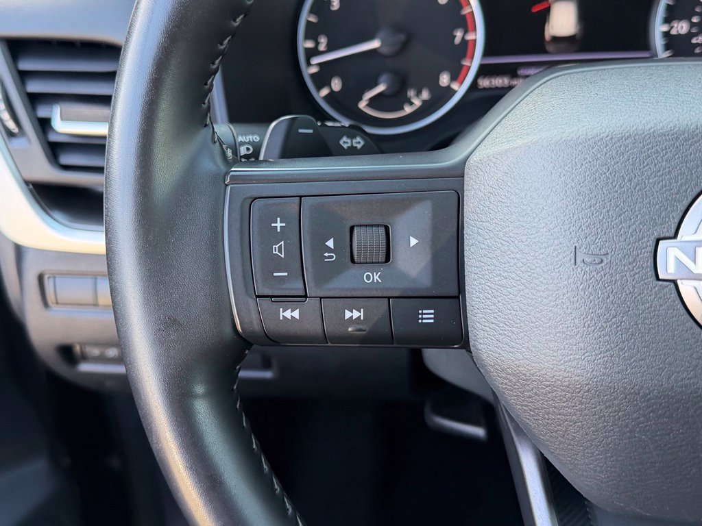 Certified 2025 Nissan Rogue SV FWD image 15