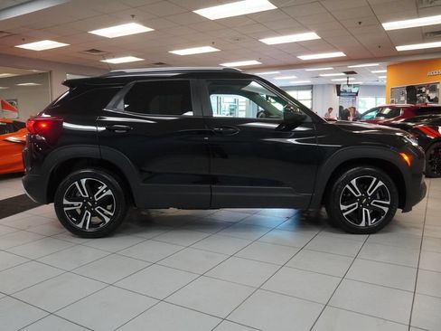 Used 2023 Chevrolet TrailBlazer LT FWD image 17