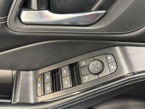Certified 2024 Nissan Rogue SV w/ SV Premium Package FWD image 10
