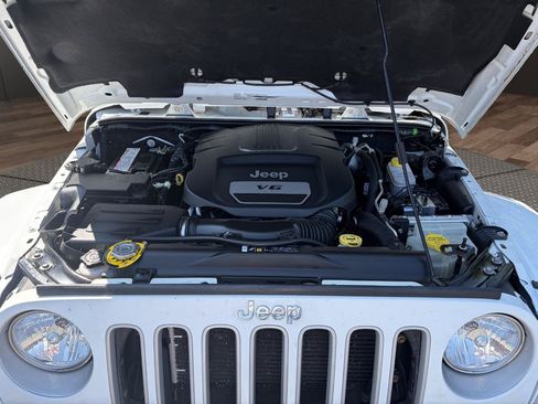 Used 2018 Jeep Wrangler Unlimited Sahara AWD/4WD image 20