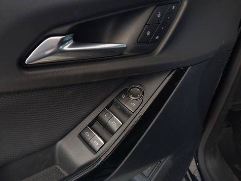 New 2026 Chevrolet Equinox RS w/ Convenience Package III FWD image 26