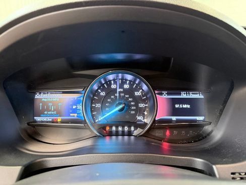 Used 2017 Ford Explorer XLT w/ Equipment Group 202A FWD image 43