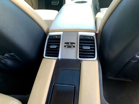 Used 2015 Porsche Panamera w/ Premium Package RWD image 32