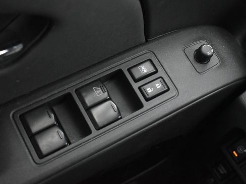 Used 2022 Nissan Frontier PRO-4X w/ Pro-4X Premium Package image 8