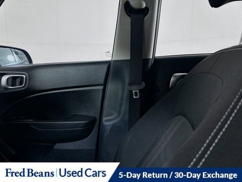 Used 2023 Hyundai Venue SEL image 24