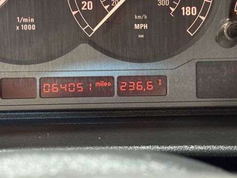 Used 1991 BMW 850i image 3