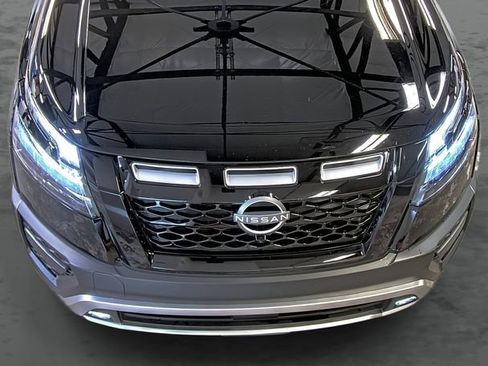 Used 2025 Nissan Pathfinder Rock Creek AWD/4WD image 17