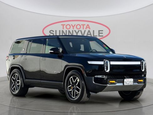 Used 2023 Rivian R1S Adventure image 10