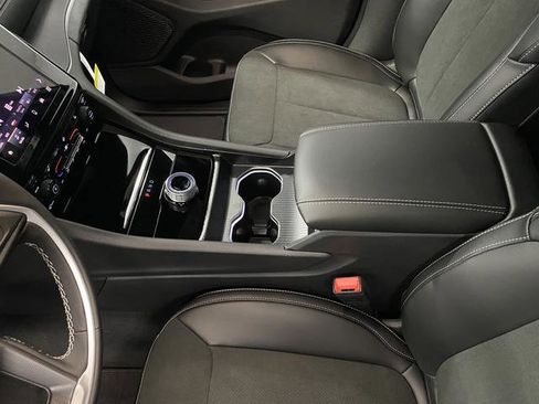 New 2025 Jeep Grand Cherokee Altitude image 20