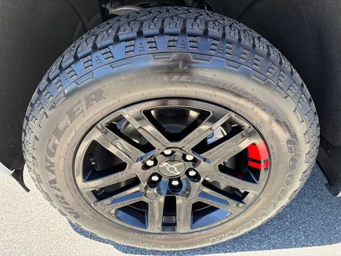 Certified 2025 Chevrolet Silverado 1500 LTZ AWD/4WD image 11