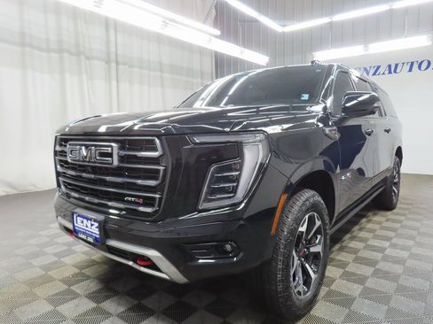 Used 2025 GMC Yukon XL AT4 w/ AT4 Premium Package image 6