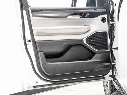 Used 2024 Jeep Wagoneer L Series II w/ Flexible Seating Group image 48