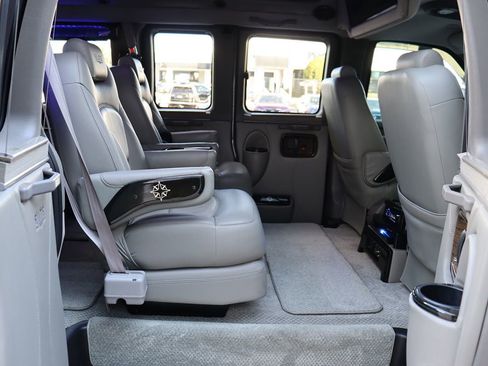 Used 2014 GMC Savana 1500 image 27