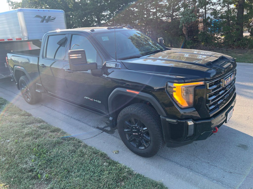 Used 2024 GMC Sierra 2500 AT4 w/ AT4 Premium Plus Package AWD/4WD image 3