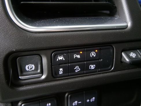 Used 2024 Chevrolet Tahoe Premier AWD/4WD image 20