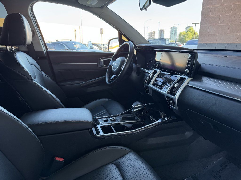 Used 2022 Kia Sorento SX FWD image 44