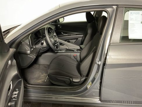 New 2026 Hyundai Elantra SE FWD image 19