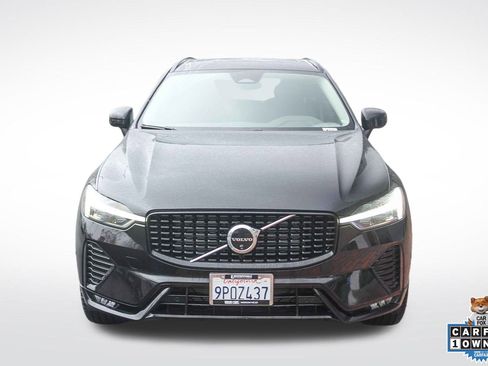 Used 2025 Volvo XC60 B5 Plus image 2
