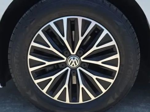 Used 2019 Volkswagen Jetta SE FWD image 44