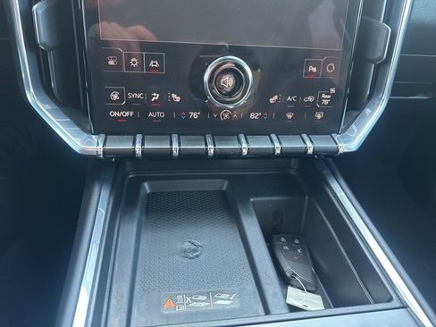 Used 2025 GMC Acadia Elevation image 14