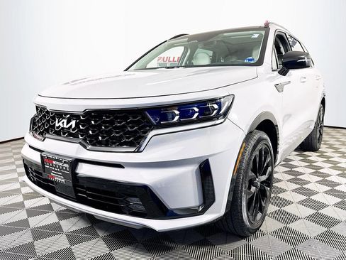 Used 2023 Kia Sorento SX image 3