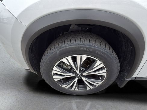 Used 2023 Nissan Rogue SV w/ SV Premium B Package image 15