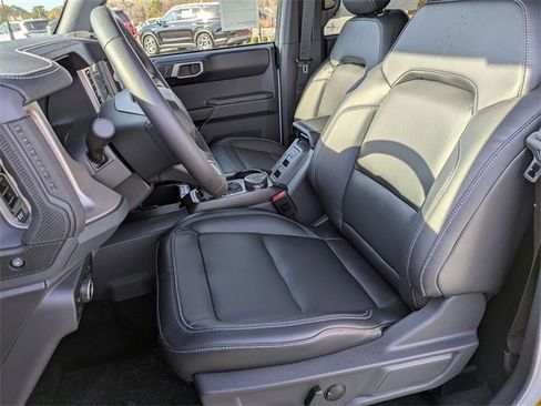 New 2025 Ford Bronco Outer Banks image 13