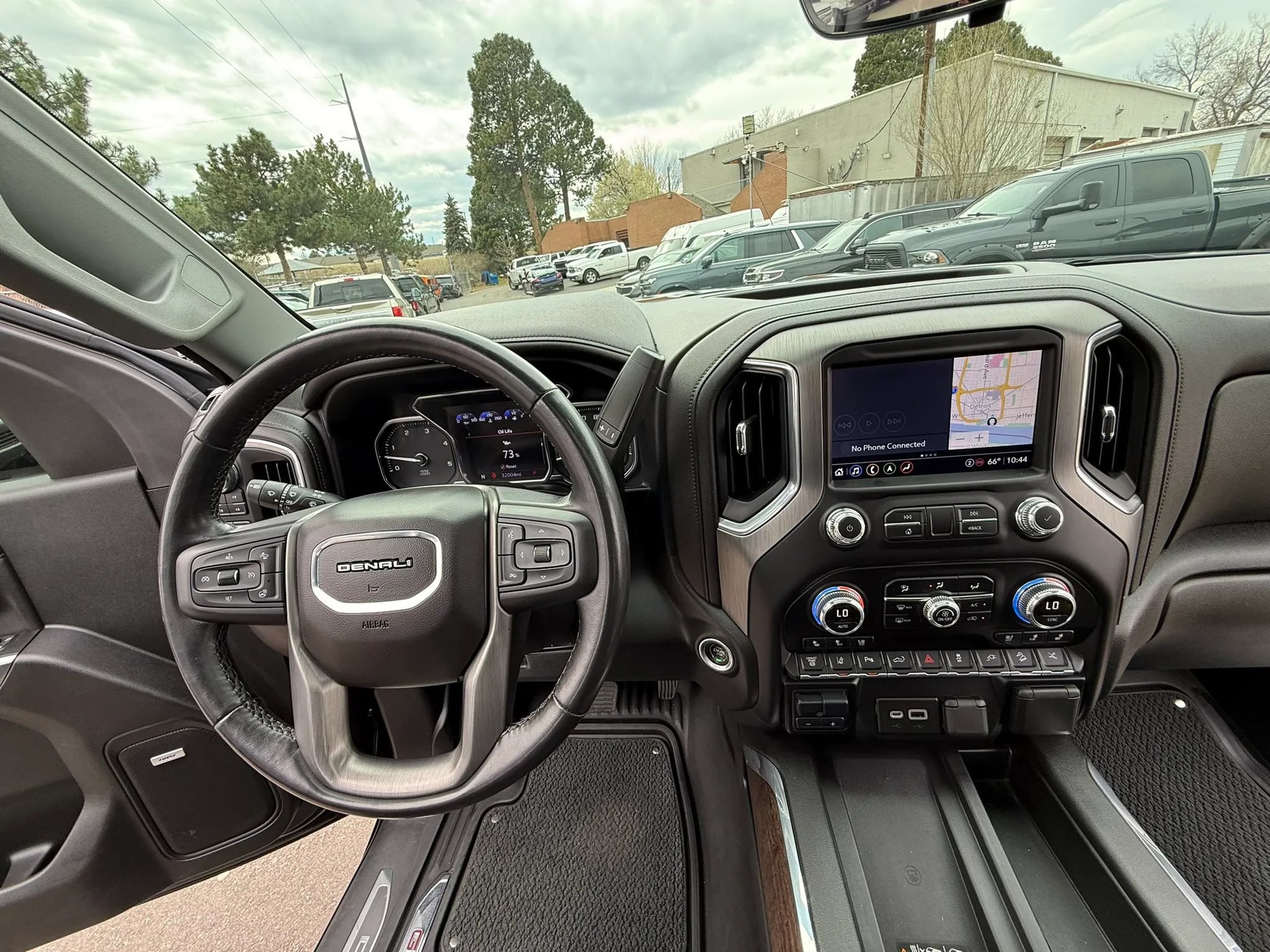 Used 2022 GMC Sierra 2500 Denali w/ Denali Black Diamond Edition AWD/4WD image 40