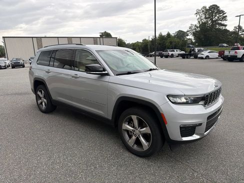 Used 2021 Jeep Grand Cherokee L Limited AWD/4WD image 9