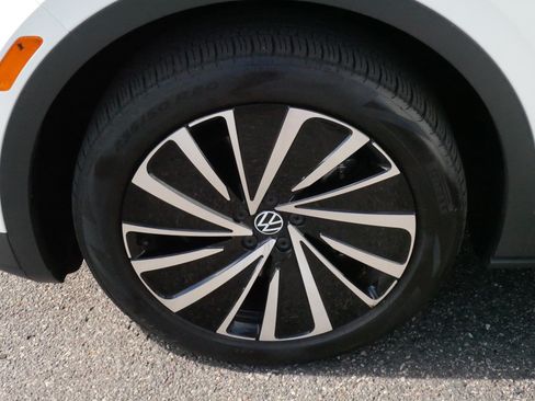 Used 2023 Volkswagen ID.4 Pro S Plus AWD/4WD image 15